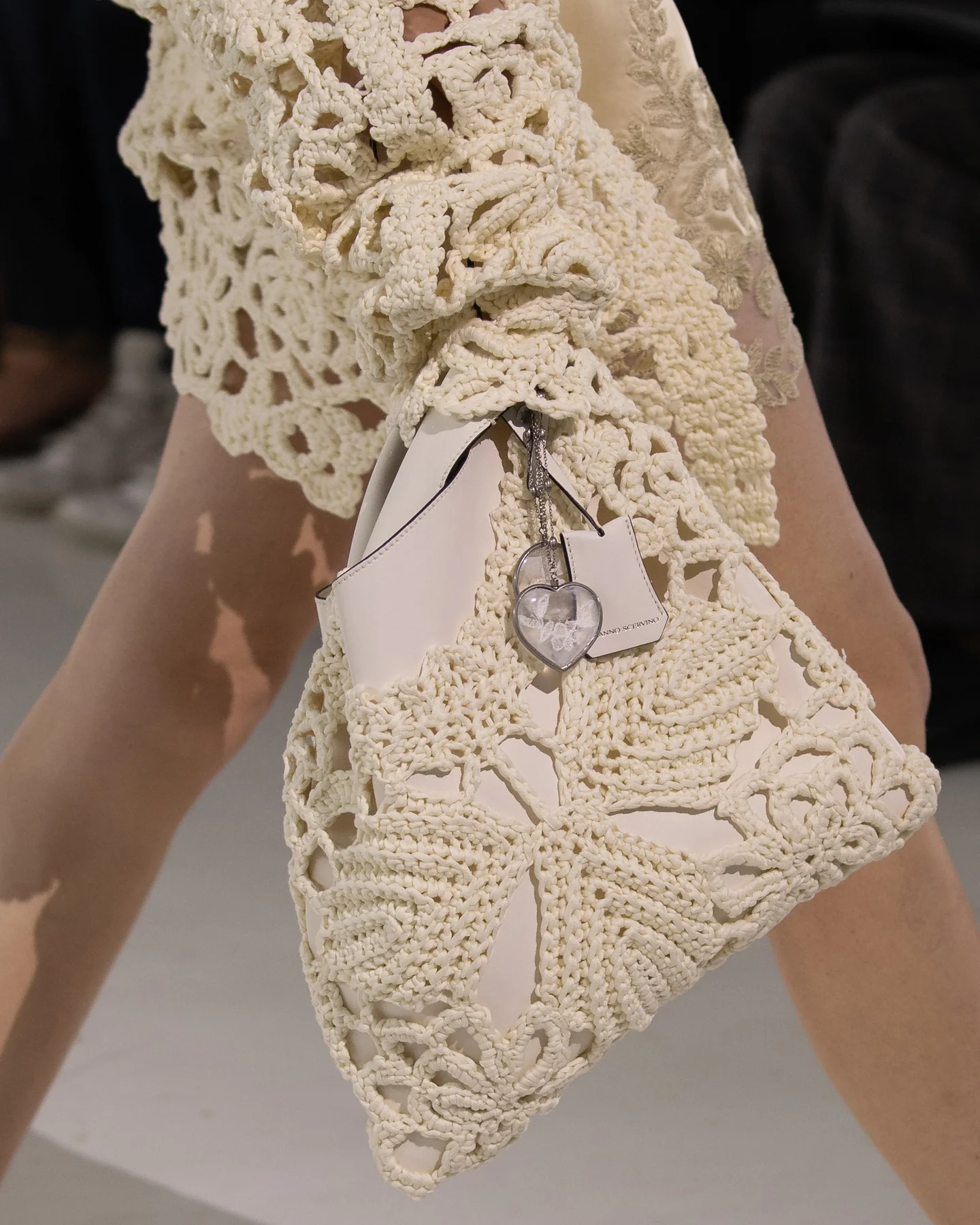 Borsa a T in nappa con guscio in filato sfera Ermanno Scervino